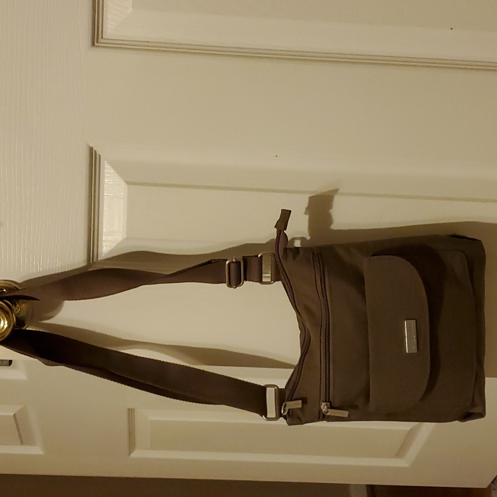Baggallini CHOCOLATE BROWN Small Organizer Travel Crossbody Bag EUC